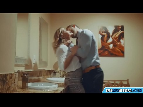 ❤️ Kapag ang isang busty blonde seduces sa isang pampublikong banyo Porno sa tl.myteporn.ru ❌❤